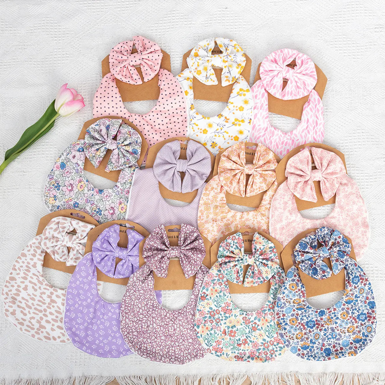 Set babero con cintillo plush (Aleatorio)