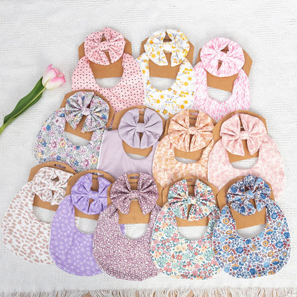 Set babero con cintillo plush (Aleatorio)