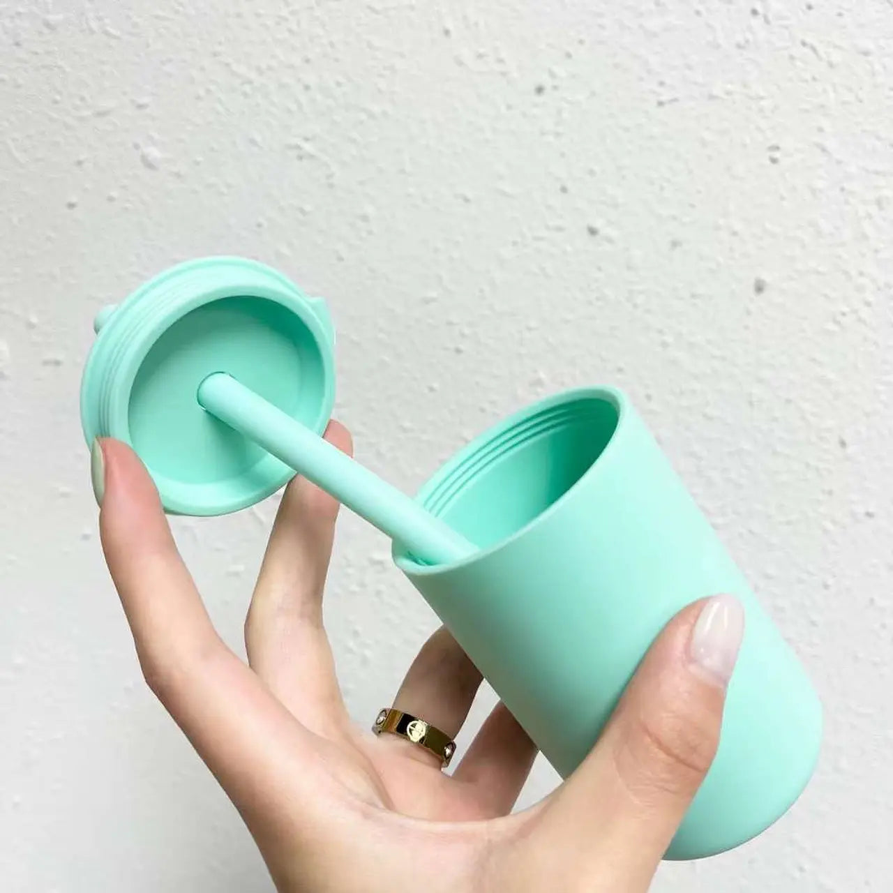 Vaso Silicona con Tapa y Bombilla Liso (aleatorio)